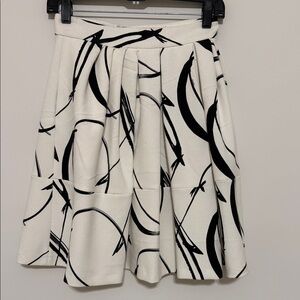 Banana Republic Stylish Black and White Women's Skirt